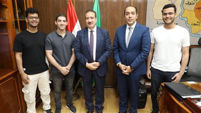 محافظ المنوفية يلتقي فريق جامعة المنوفية المشارك بمسابقة Formula Student