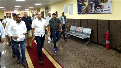 رئيس الوزراء يتفقد وحدة مرور سيوة (صور) 