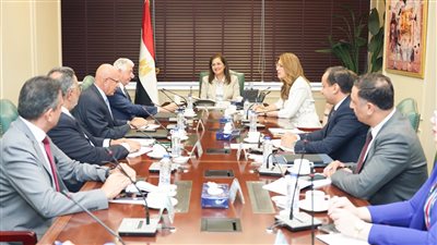 وزيرة التخطيط تناقش الموقف التنفيذي لإنشاء أول أكاديمية للتصدير في مصر