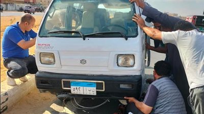 محافظ الإسماعيلية يوجه بالدفع بميكروباص لنقل أسرة للمصيف بعد تعرض سيارتهم لحادث (صور)