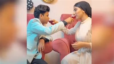 أصغر عريس في مصر: بغني ومعايا فرقة وفاتح بيتين، والعروسة تعلق (فيديو)