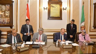 توقيع اتفاقية بين طب القاهرة وجامعة باريس سيتيه ومستشفى بوجون ومعهد تيودور بلهارس