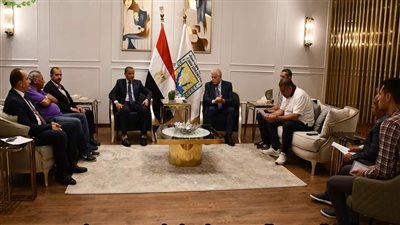 محافظ جنوب سيناء يبحث تطوير ميناء أبو زنيمة في إطار تطوير المنطقة الصناعية