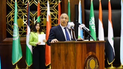 محافظ الإسكندرية يشيد بدور أكاديمية النقل البحري في استضافة الأحداث الرياضية الدولية