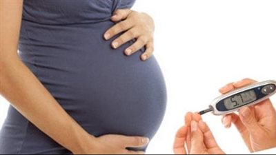 طبيب نساء يكشف خطورة ومضاعفات مرض السكر على الحامل 