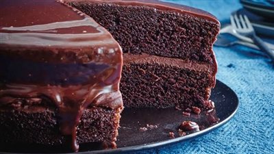  طريقة عمل كيكة الشوكولاتة بالجناش، سريعة وموفرة