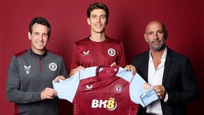 أستون فيلا يتعاقد مع الإسباني باو توريس