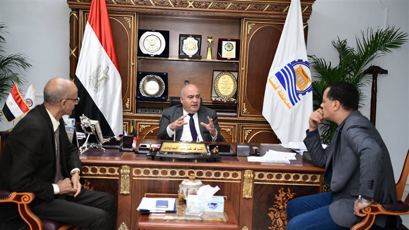 محافظ قنا، فيتو