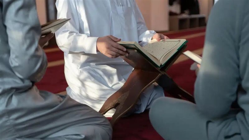 حكم تلاوة القرآن