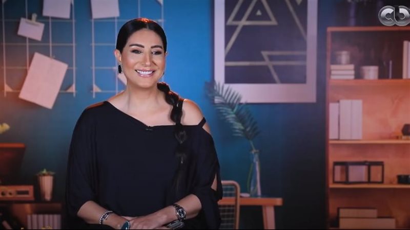 الفنانة وفاء عامر،