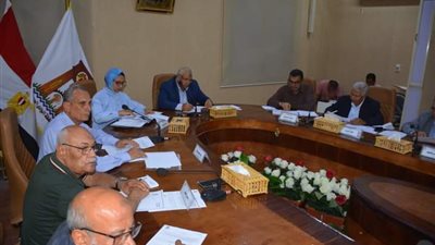 محافظ الوادي الجديد: مهلة للمتقاعسين عن سداد مستحقات الدولة بالمشروعات الاستثمارية ببحيرة باريس 