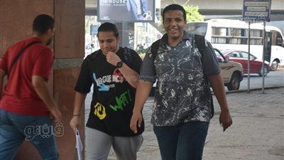 بالطبل والغناء، طلاب الثانوية العامة في الإسكندرية يحتفلون بانتهاء الامتحانات (بث مباشر) 