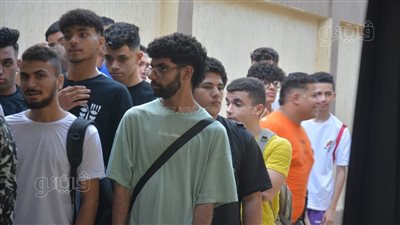  بدء توافد طلاب الثانوية العامة على اللجان لأداء امتحانات مواد الأحياء والفلسفة والجبر (صور)