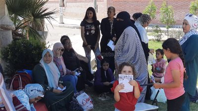 قلق بين أولياء أمور الثانوية العامة في الإسماعيلية بسبب امتحان الأحياء (صور)