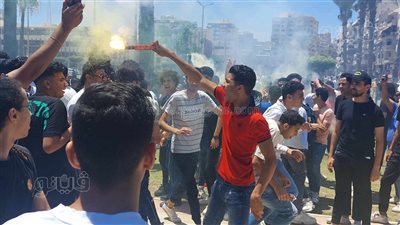 على أنغام المزمار والطبل البلدي، طلاب الثانوية العامة ببورسعيد يحتفلون بانتهاء الامتحانات (فيديو وصور)