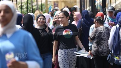 طلاب الثانوية بالبحيرة عن الأحياء والفلسفة: الامتحان صعب بس طلعنا بدري علشان زهقنا (فيديو)