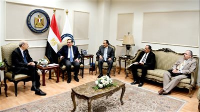  وزير البترول يبحث مع توتال إنرجيز الفرنسية خطط الشركة في الاستكشاف