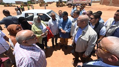 وزير الإسكان يلتقي ملاك أراضى توسعات الشروق 