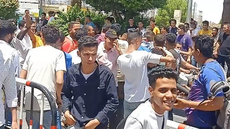 طلاب الثانوية في