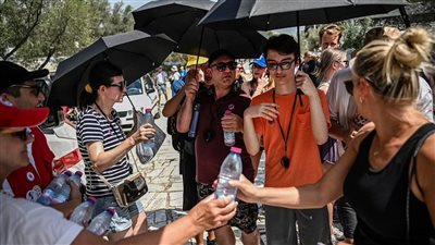 الفرار إلى الشواطئ، موجة حر قاسية تضرب أوروبا وتحذيرات من الأسبوع المقبل (صور) 