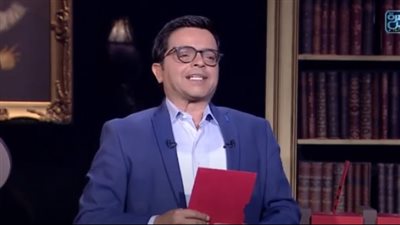 على طريقة فيلم أرض النفاق، محمد هنيدي يكشف عن الحباية اللي محتاجها (فيديو) 