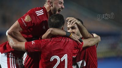 مدرب الزمالك يحطم زجاج غرفة خلع الملابس بعد الهزيمة من الأهلي برباعية