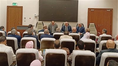 وزير الزراعة يجتمع مع باحثين الوزارة ويؤكد على ضرورة العمل لرفع الإنتاجية