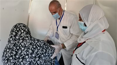 إطلاق قافلة بنجع سندل لتقديم الرعاية الصحية لمصابي المرض الغامض في قنا