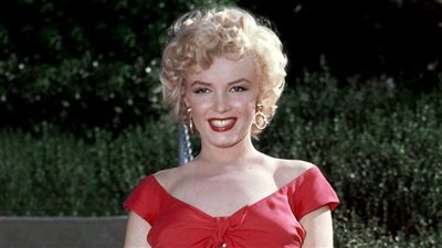 من فستان مارلين مونرو لبدلة لطيفة، أبرز مقتنيات النجوم في المزادات العالمية 