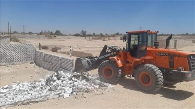 إزالة 3 مخالفات بناء بالطود وسور بنجع النوافل في الأقصر