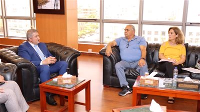 التنمية الصناعية تبحث طلب شركة لإنتاج أخشاب الـ HDF باستثمارات أمريكية 