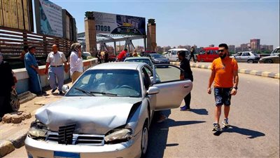 تصادم 4 سيارات على كوبري الجزار في بنها دون خسائر بشرية 