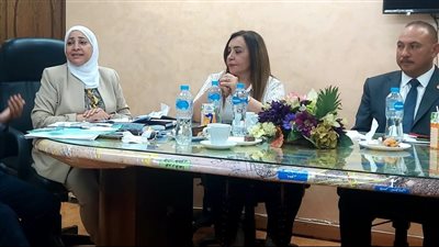  نائب محافظ القاهرة تناقش مشروعات الخطة الاستثمارية للعام المالي الجديد