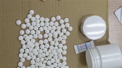 ضبط راكب بحوزته كبسولات وأقراص ترامادول في مطار القاهرة