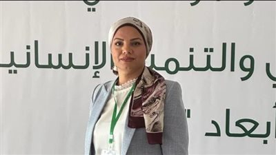  خبيرة شئون أفريقية لـ 