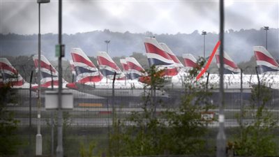 فوضى في مطار جاتويك البريطاني بسبب الإضرابات وإلغاء رحلات 