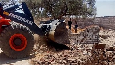  تنفيذ 5 قرارات إزالة بأرمنت في الأقصر 