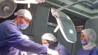 فريق طبي بأجا المركزي ينجح في إجراء عملية انسداد معوي لرضيعة 