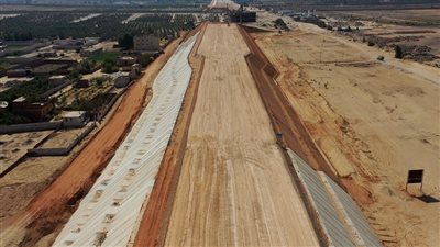 وزير النقل يتفقد مواقع العمل بالخط الأول من القطار الكهربائي السريع