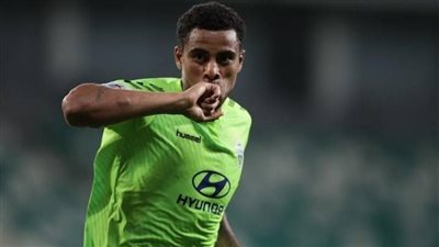 آخر تطورات مفاوضات الأهلي مع جيونبوك الكوري للحصول على خدمات سوزا 