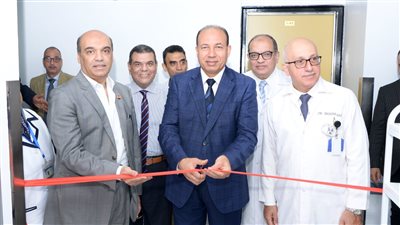 رئيس جامعة المنصورة يفتتح جناح العناية المركزة بمركز جراحة الكلى بعد تطويره (صور)
