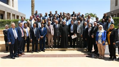 مختار جمعة يطالب قيادات هيئة الأوقاف بمواصلة تحقيق الأرباح والإيرادات 