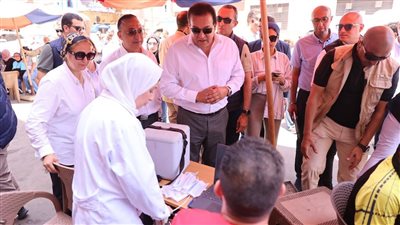 وزير الصحة يصل قنا لمتابعة المرض الغامض 