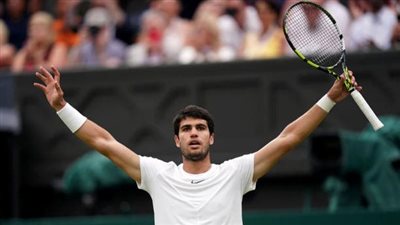 ألكاراز يحافظ على صدارة التصنيف العالمي للاعبي التنس المحترفين