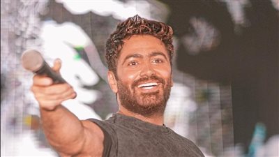 تامر حسني يلبي طلب طفلة طلبت التمثيل معه 