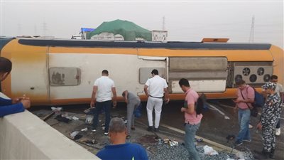 إصابة 16 راكبا بحادث انقلاب أتوبيس بالصحراوي الشرقي في بني سويف