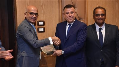 رئيس جامعة عين شمس: نبتعد عن الروتين حتى لا يعوق أعمال التطوير 