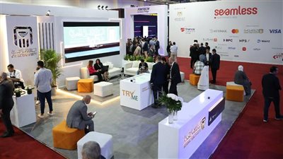 روبوت البنك الأهلي يلفت الانتباه في معرض سيملس شمال أفريقيا 