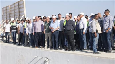 وزير النقل يتفقد مشروع استكمال تطوير ميناء السخنة