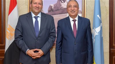 محافظ الإسكندرية يتابع تطورات المبادرة الوطنية للمشروعات الخضراء الذكية 